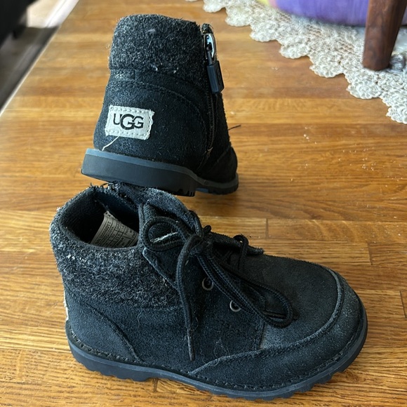 UGG Australia Girls Bootie with side Zipper size 7 - Picture 5 of 15